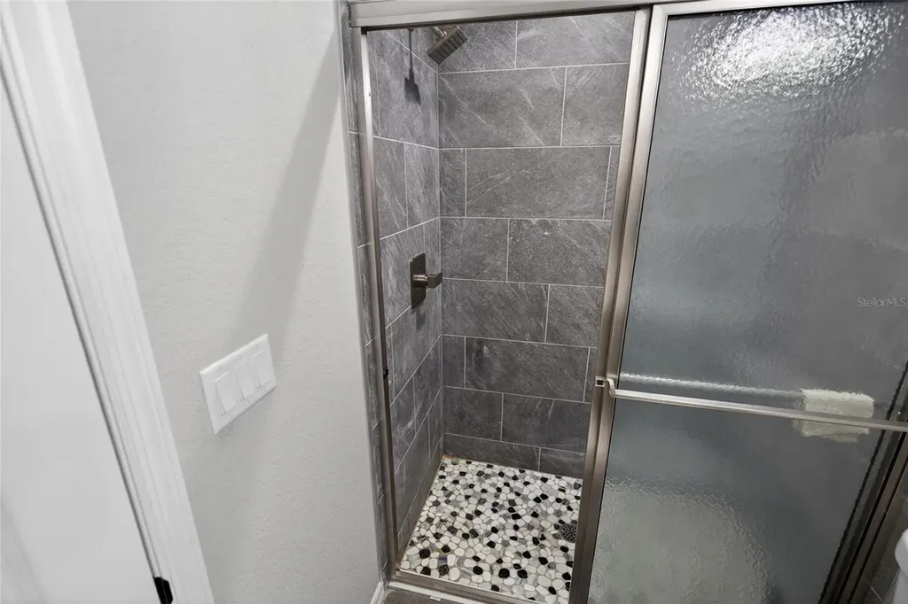 12 Guava Terrace Radial Ocklawaha FL 32179