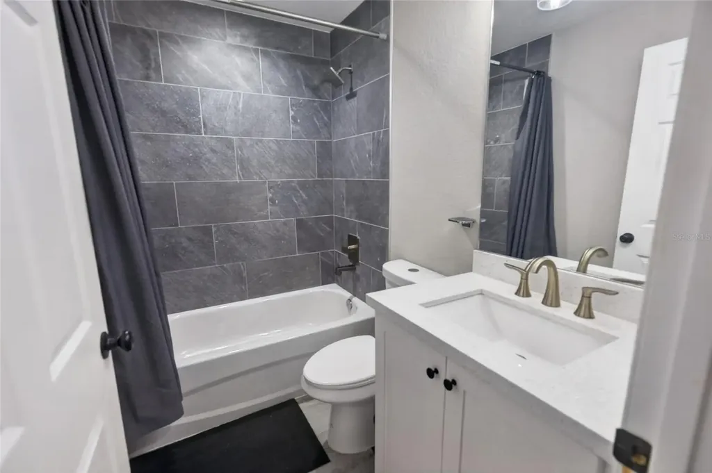 12 Guava Terrace Radial Ocklawaha FL 32179