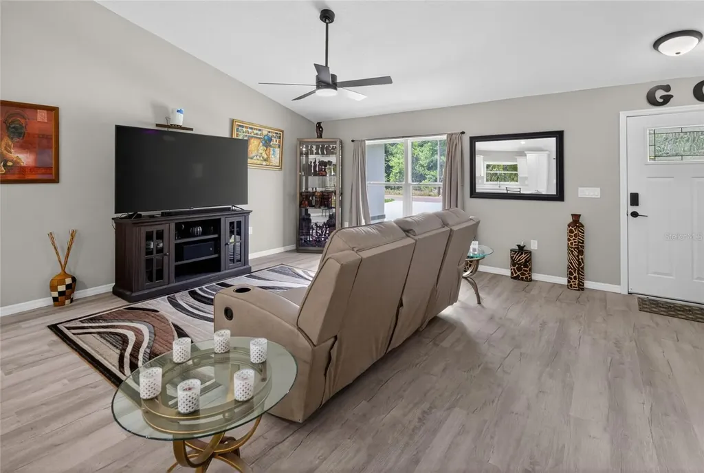 12 Guava Terrace Radial Ocklawaha FL 32179