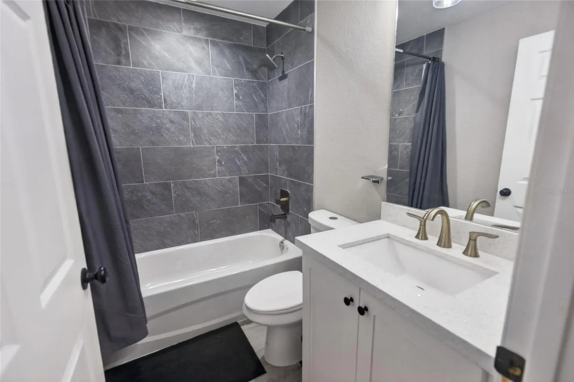 12 Guava Terrace Radial Ocklawaha FL 32179