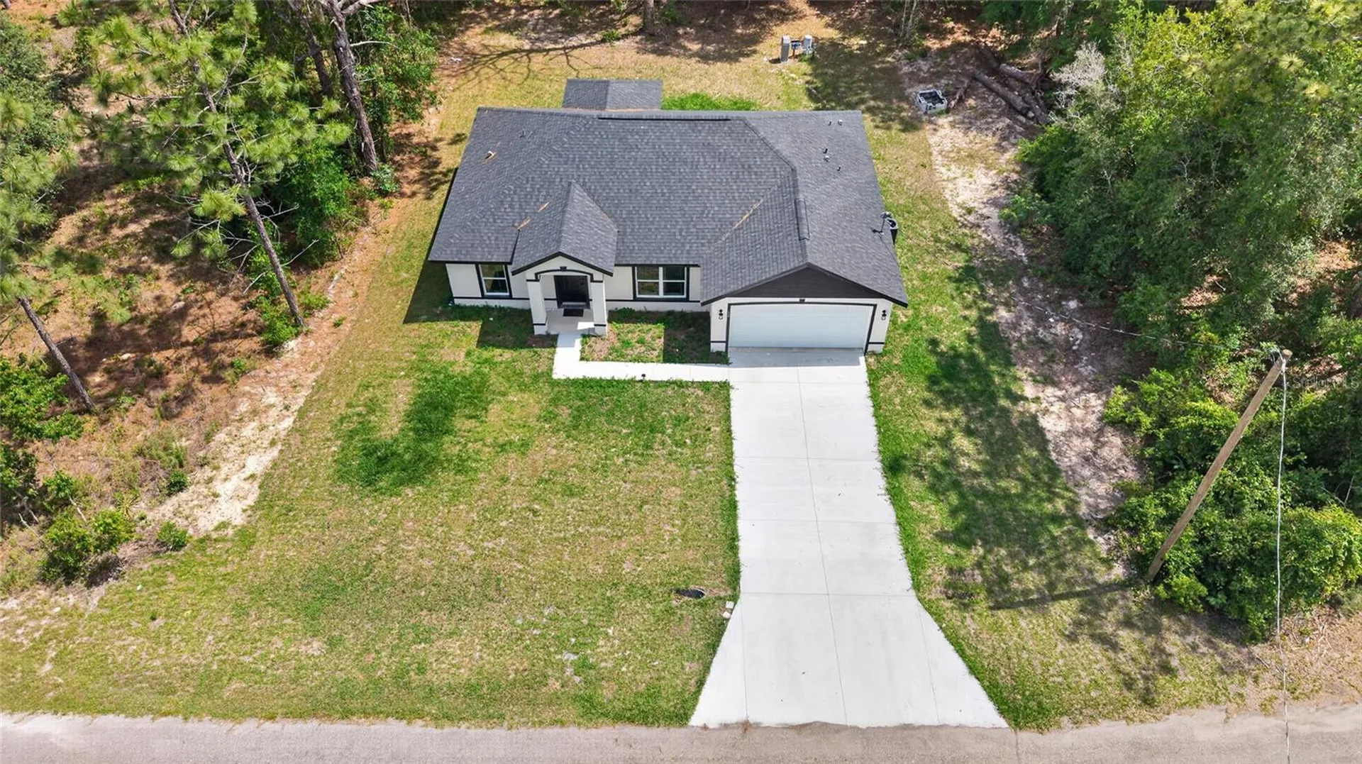 12 Guava Terrace Radial Ocklawaha FL 32179
