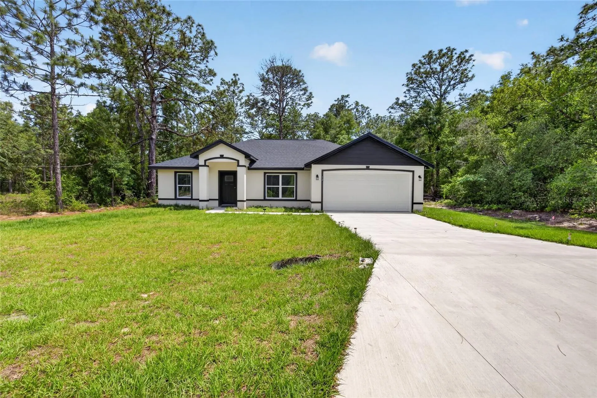 12 Guava Terrace Radial Ocklawaha FL 32179