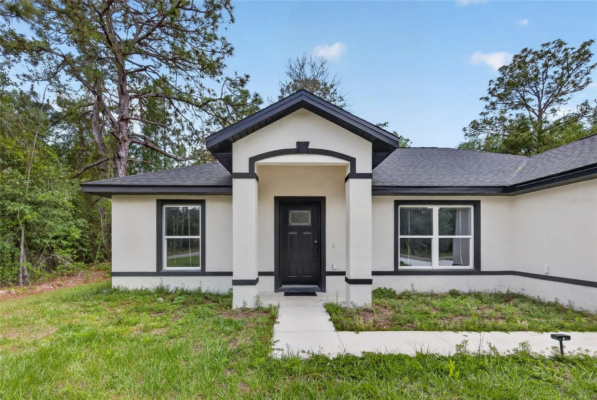 12 Guava Terrace Radial Ocklawaha FL 32179