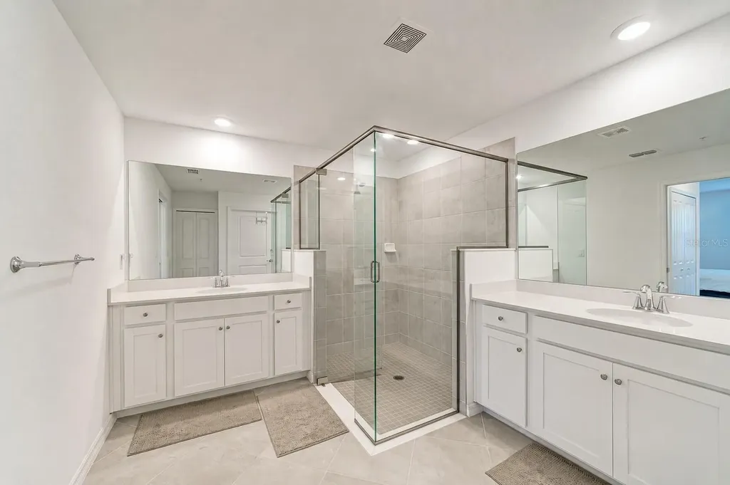 5687 N Honore Avenue Sarasota FL 34243