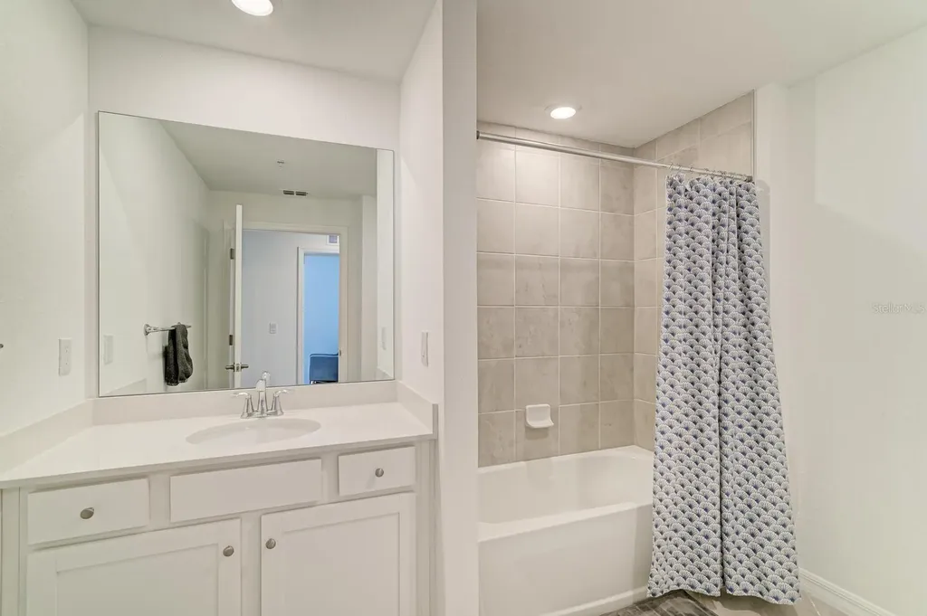 5687 N Honore Avenue Sarasota FL 34243