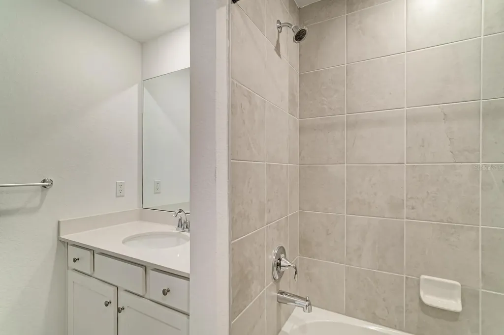 5687 N Honore Avenue Sarasota FL 34243