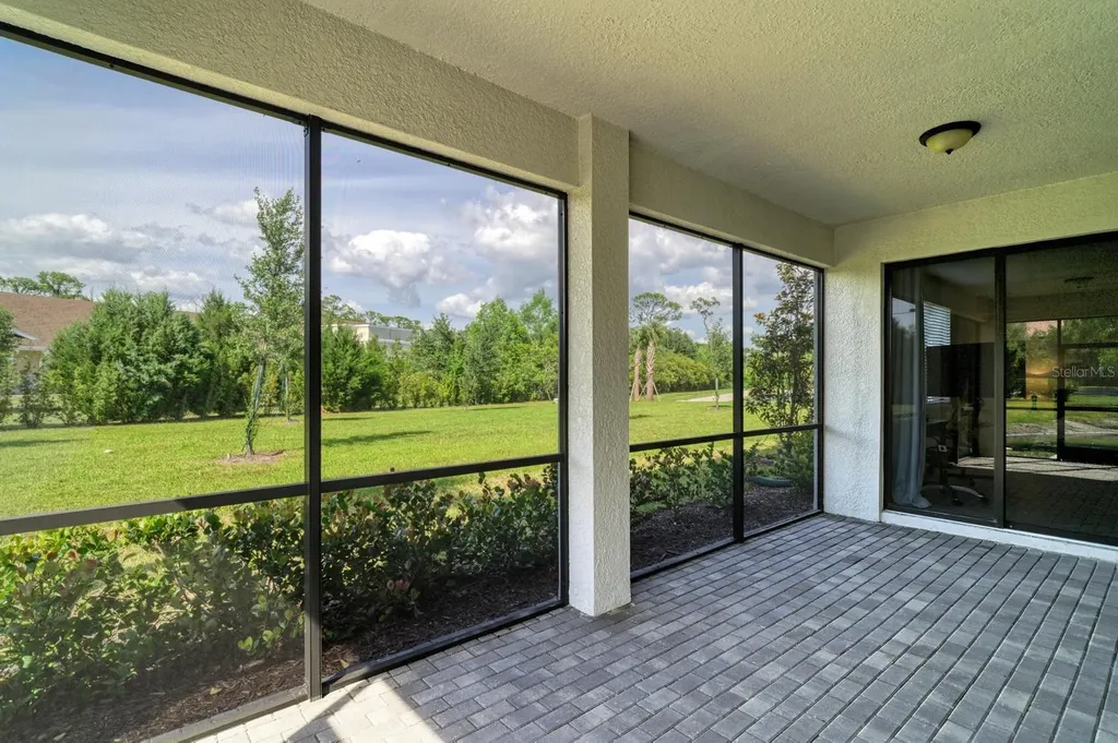 5687 N Honore Avenue Sarasota FL 34243