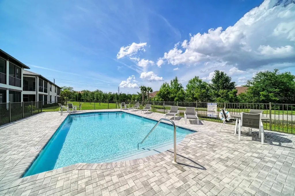 5687 N Honore Avenue Sarasota FL 34243