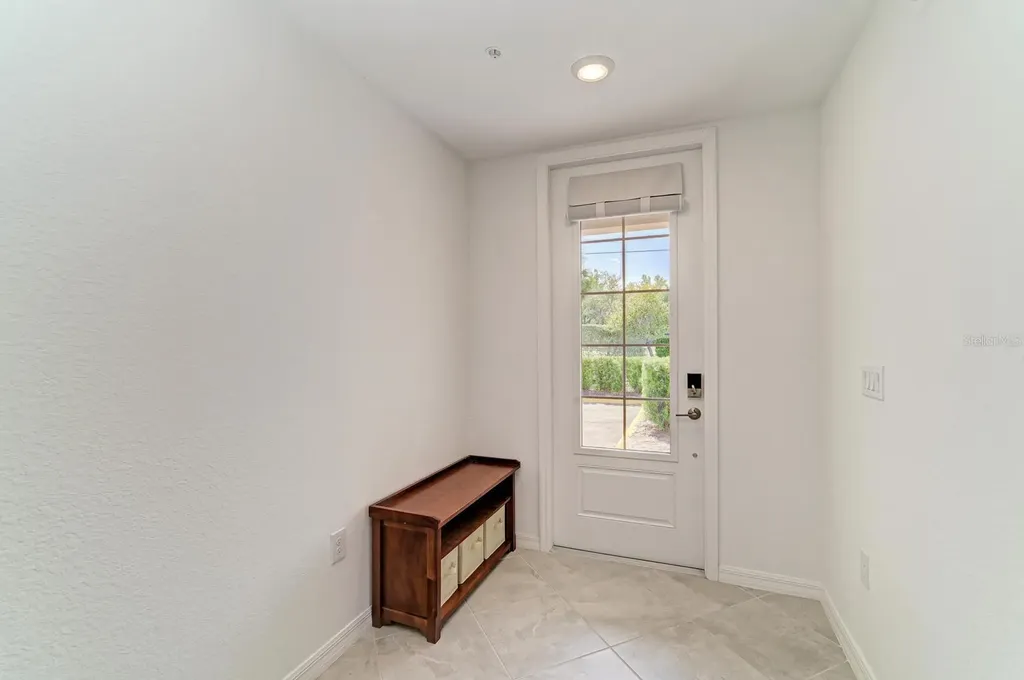 5687 N Honore Avenue Sarasota FL 34243