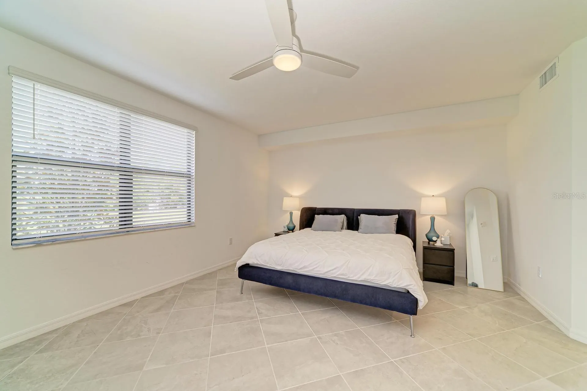 5687 N Honore Avenue Sarasota FL 34243