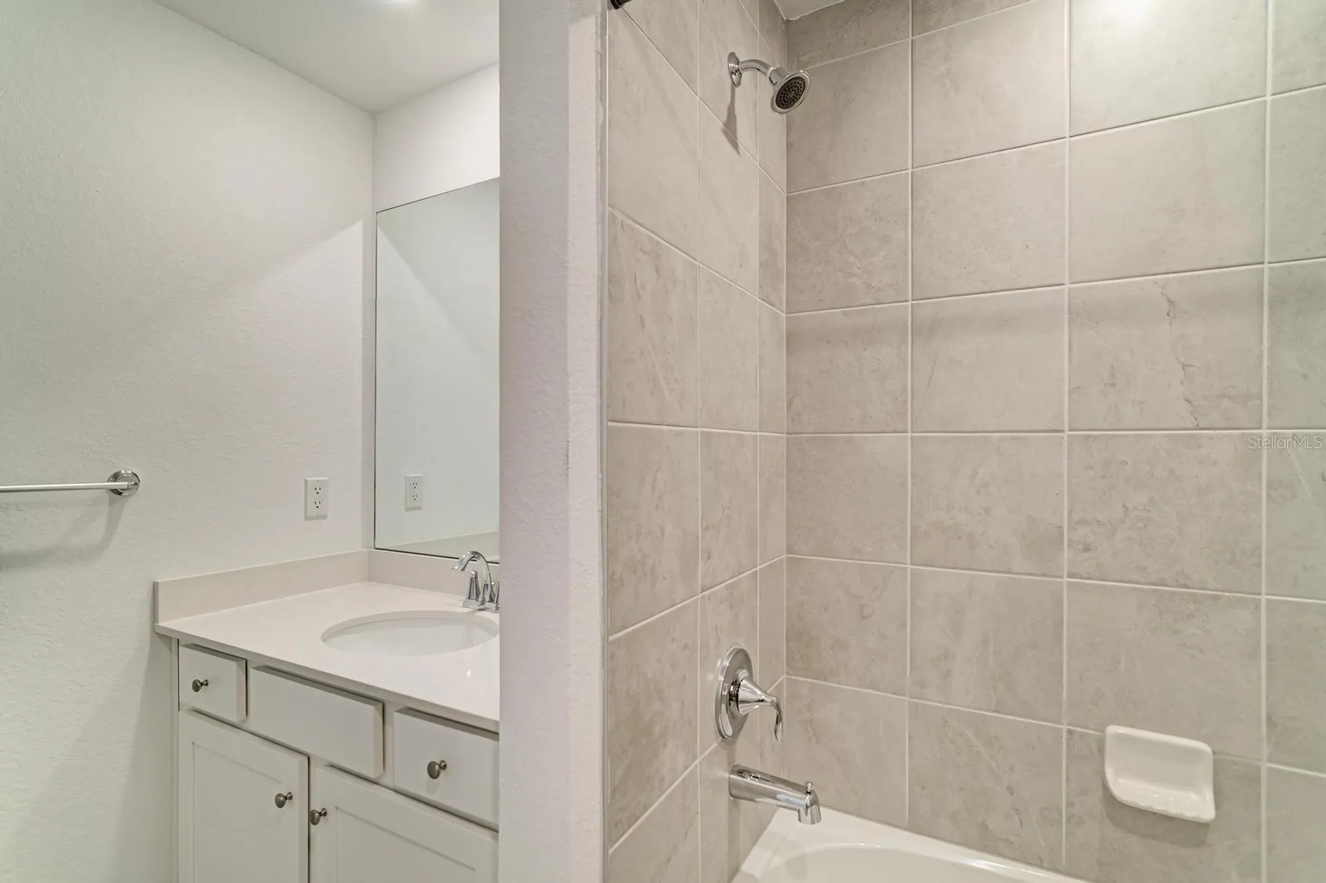 5687 N Honore Avenue Sarasota FL 34243