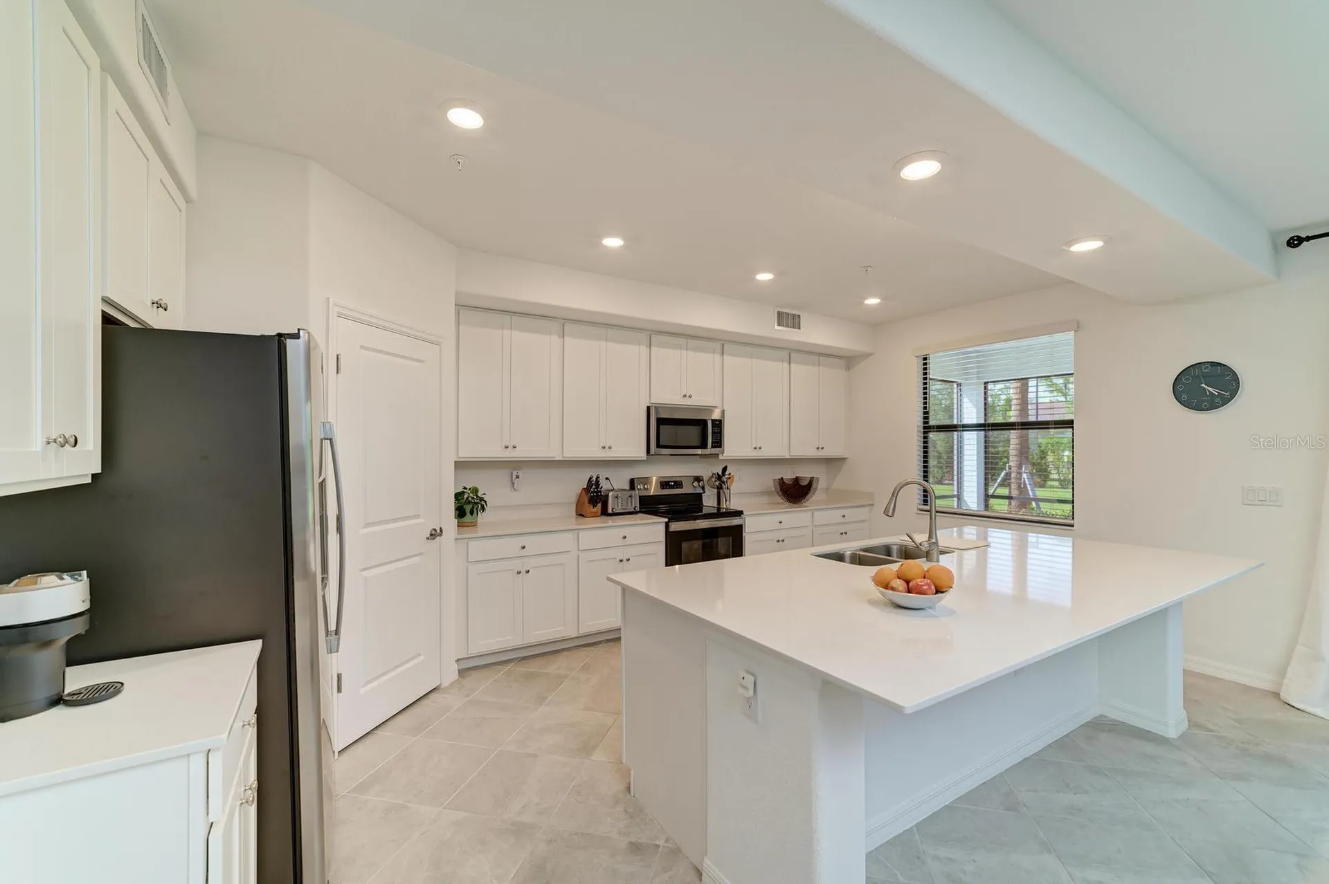 5687 N Honore Avenue Sarasota FL 34243