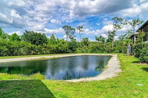 5687 N Honore Avenue Sarasota FL 34243