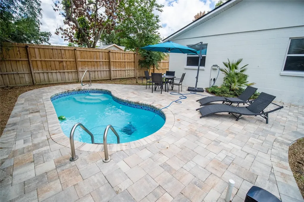 2429 S Brown Avenue Orlando FL 32806