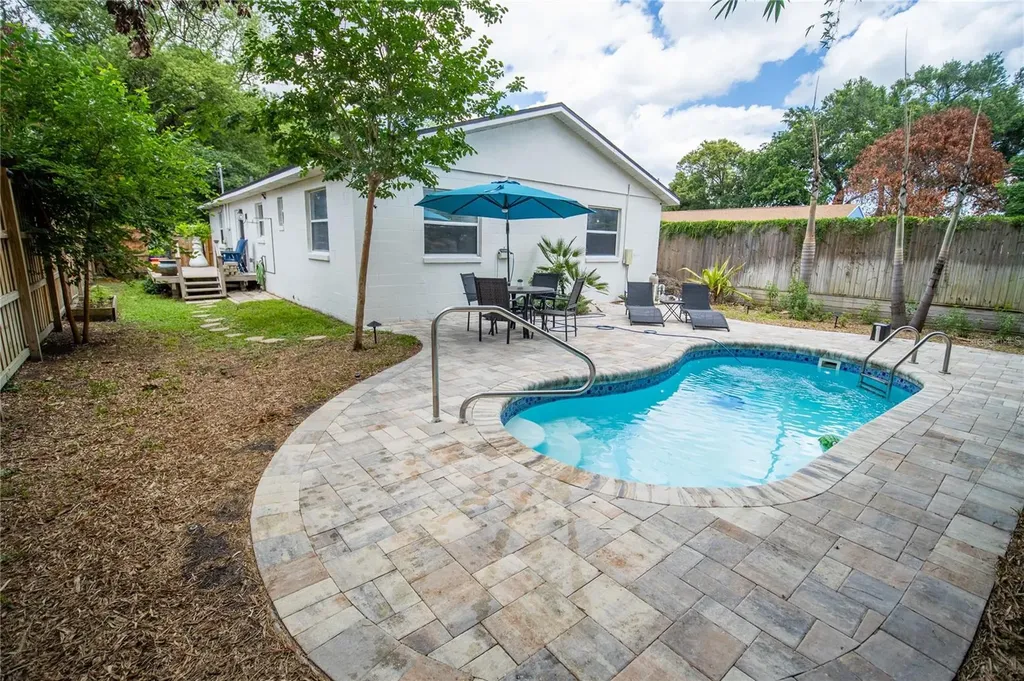 2429 S Brown Avenue Orlando FL 32806
