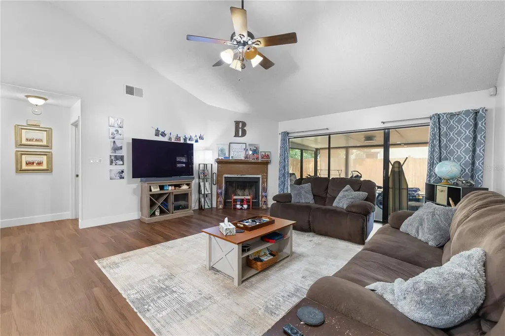 1062 Mckinnon Avenue Oviedo FL 32765