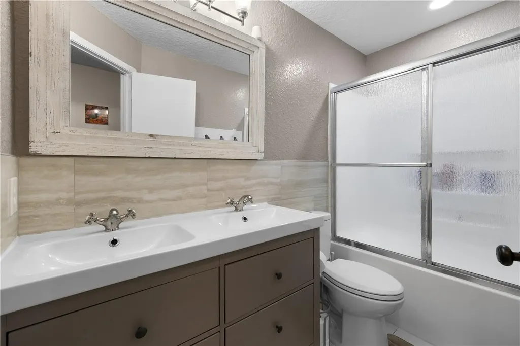 1062 Mckinnon Avenue Oviedo FL 32765