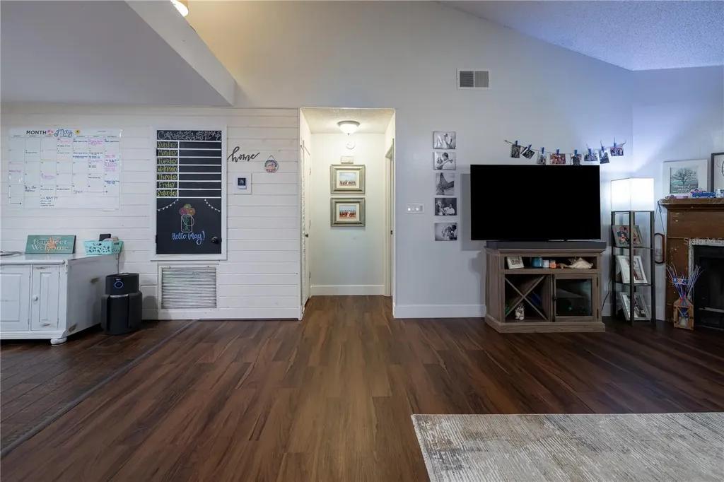 1062 Mckinnon Avenue Oviedo FL 32765