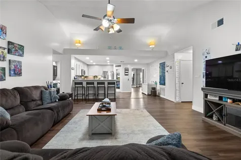1062 Mckinnon Avenue Oviedo FL 32765