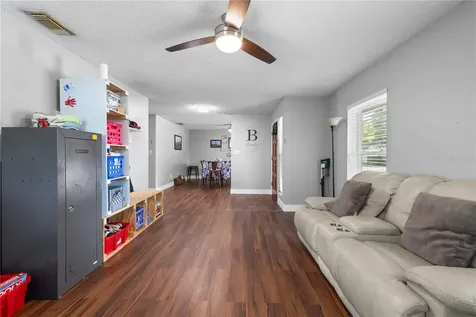 1062 Mckinnon Avenue Oviedo FL 32765