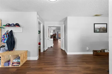 1062 Mckinnon Avenue Oviedo FL 32765