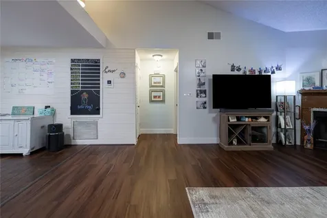 1062 Mckinnon Avenue Oviedo FL 32765