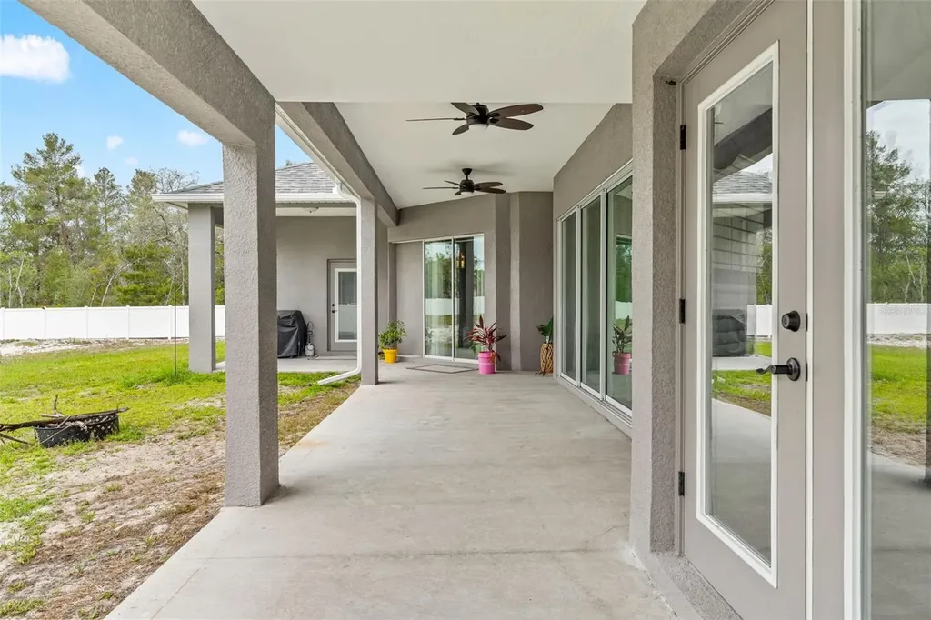 7416 Bahama Swallow Avenue Weeki Wachee FL 34613