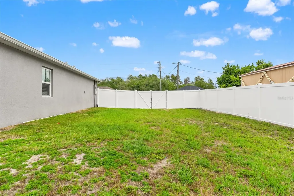 7416 Bahama Swallow Avenue Weeki Wachee FL 34613