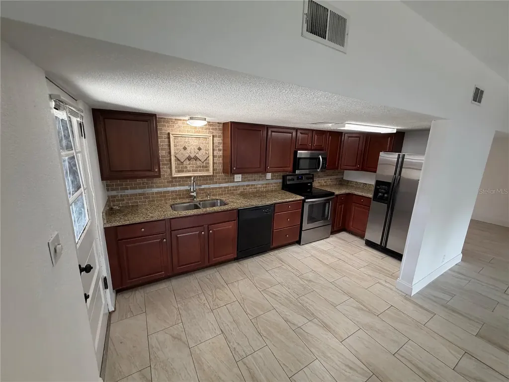 4235 Edgewater Drive Orlando FL 32804