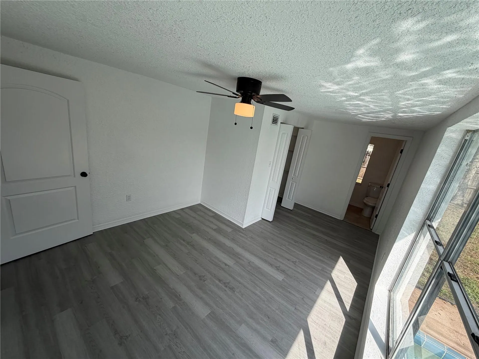 4235 Edgewater Drive Orlando FL 32804