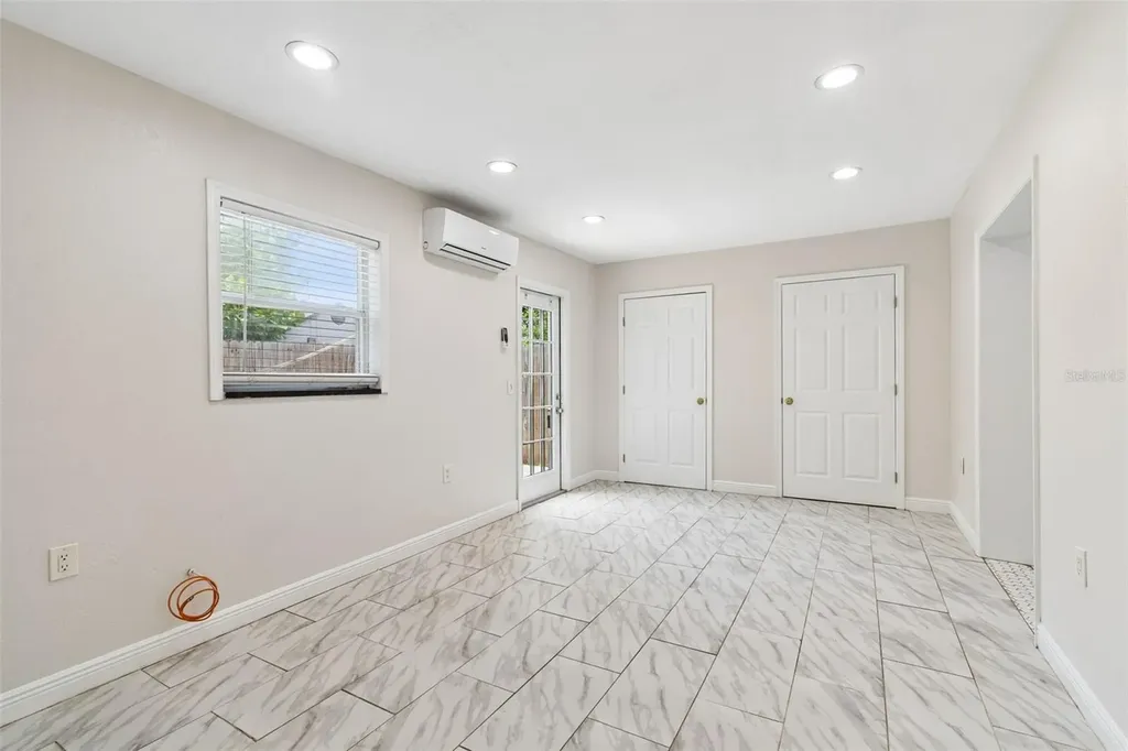 1500 30th Avenue N St Petersburg FL 33704