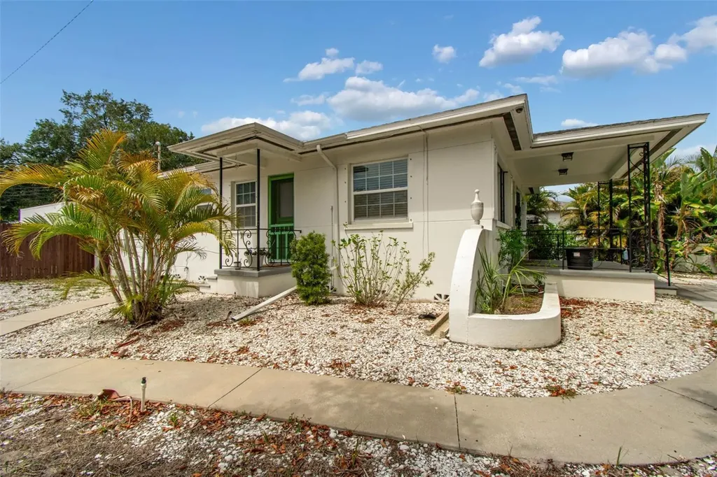 1500 30th Avenue N St Petersburg FL 33704