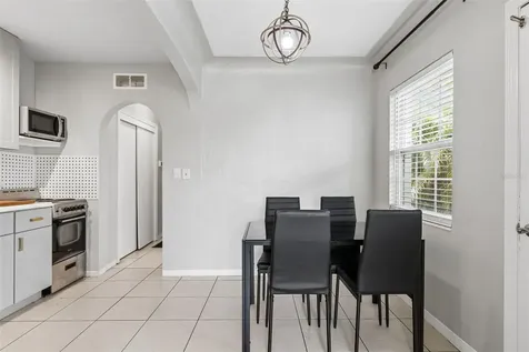 1500 30th Avenue N St Petersburg FL 33704