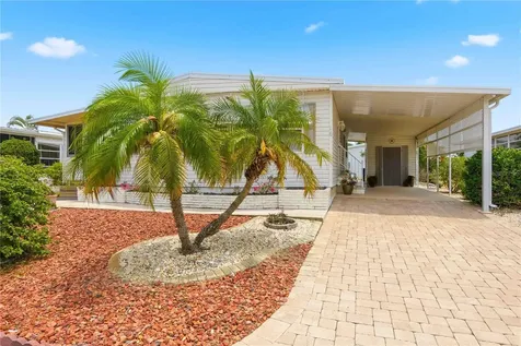 16 S Granada Plaza Englewood FL 34223