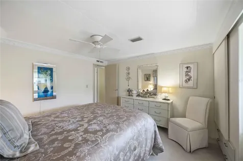 16 S Granada Plaza Englewood FL 34223