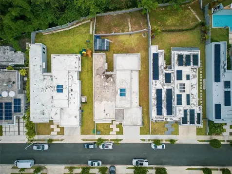 Urb Las Casonas Aranda Guaynabo PR 00966