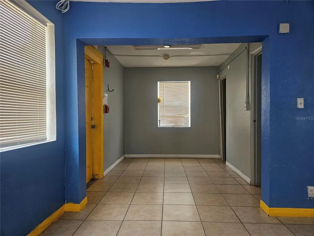 1434 N Pine Hills Orlando FL 32808
