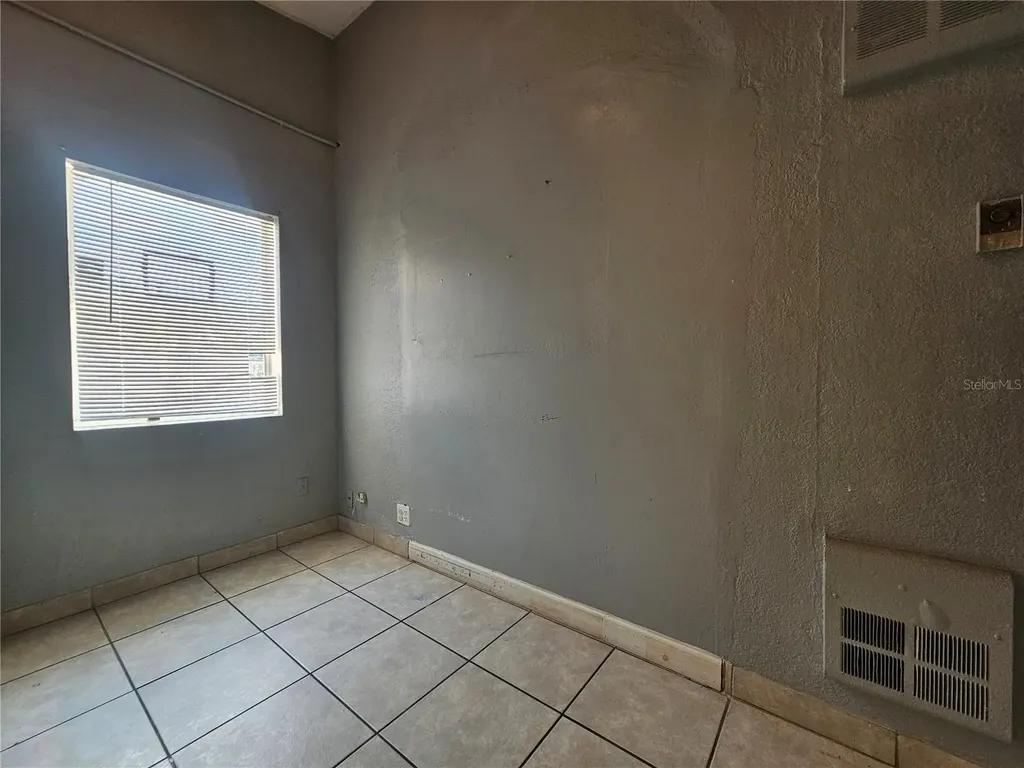 1434 N Pine Hills Orlando FL 32808