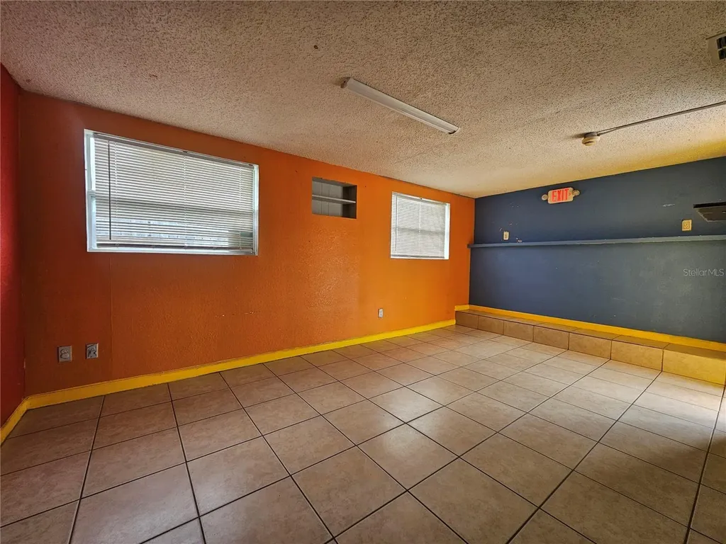 1434 N Pine Hills Orlando FL 32808