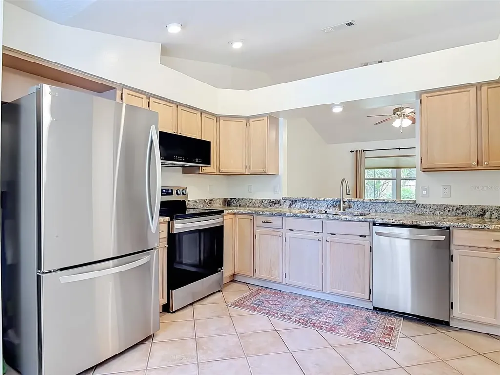 405 Secluded Oaks Trail Deland FL 32724