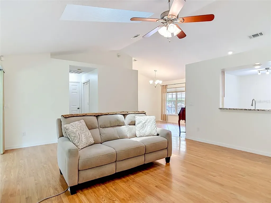 405 Secluded Oaks Trail Deland FL 32724