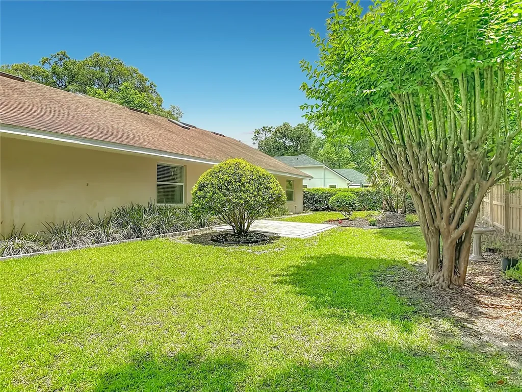 405 Secluded Oaks Trail Deland FL 32724