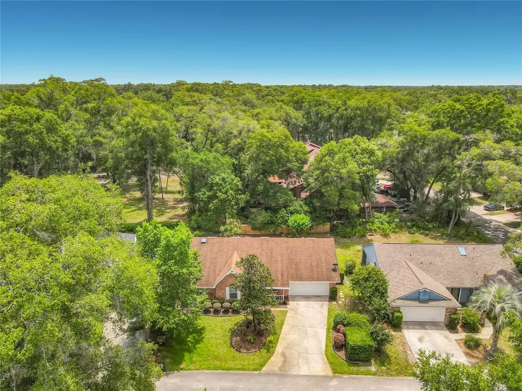405 Secluded Oaks Trail Deland FL 32724