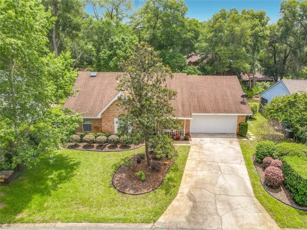 405 Secluded Oaks Trail Deland FL 32724