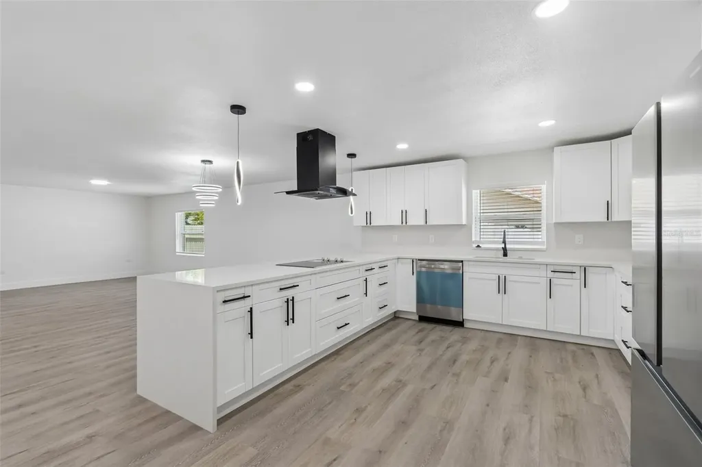 7906 N Fremont Avenue Tampa FL 33604