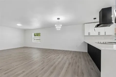 7906 N Fremont Avenue Tampa FL 33604