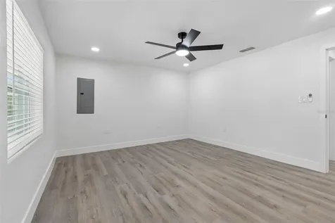7906 N Fremont Avenue Tampa FL 33604