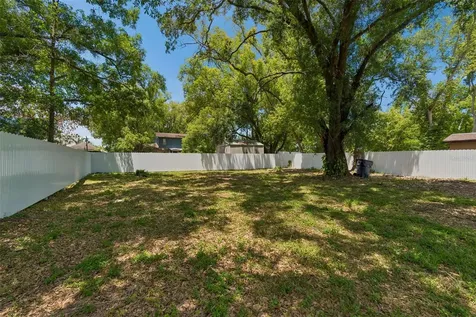 7906 N Fremont Avenue Tampa FL 33604