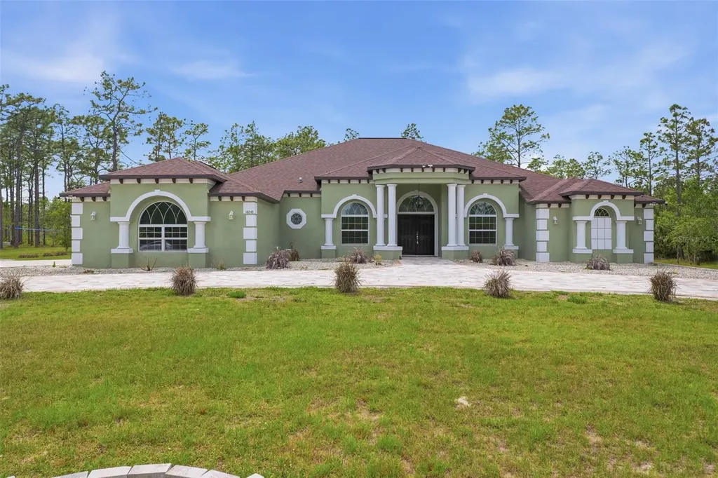 18043 Palmdale Road Weeki Wachee FL 34614