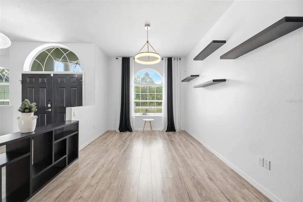 18043 Palmdale Road Weeki Wachee FL 34614